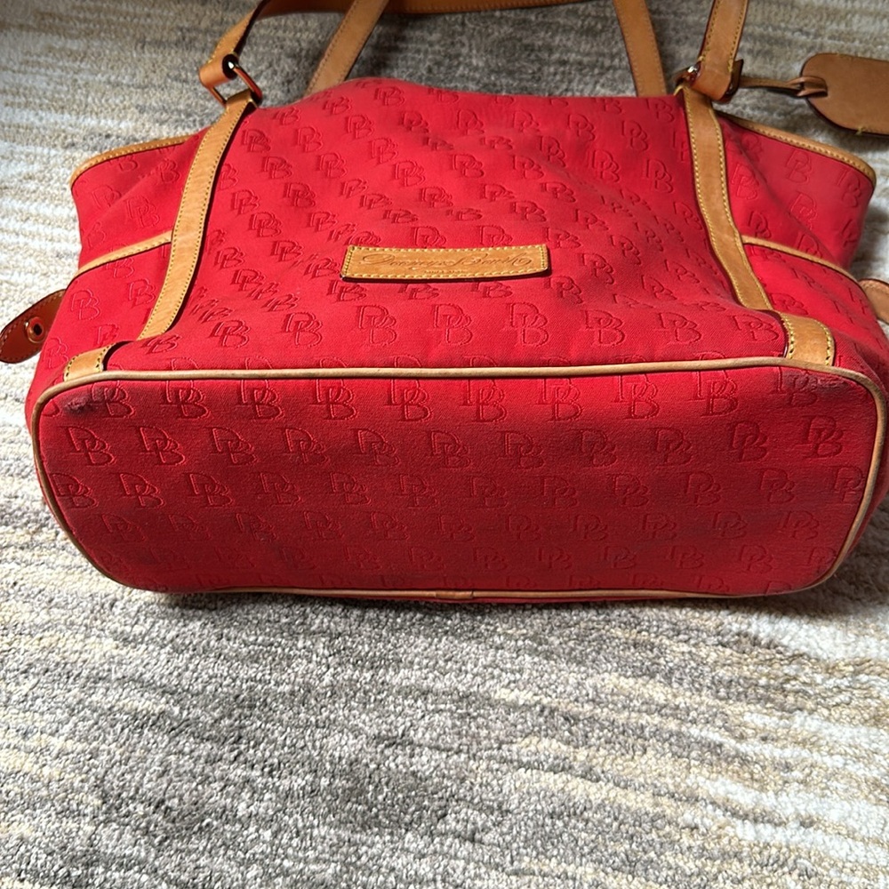 GUC Dooney Burke Red twill tote - Picture 4 of 7